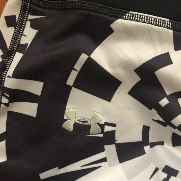 Under Armor Patterned Cold Gear Running Tight - Picture 4 of 5